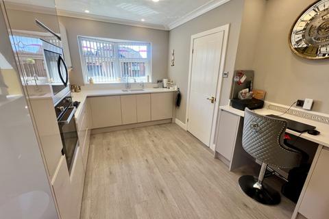 3 bedroom bungalow for sale, Keats Close, Thornton FY5