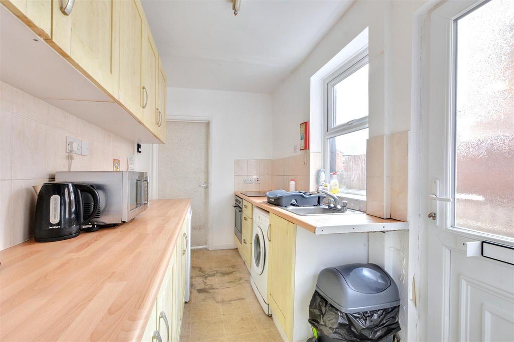 Kitchen 1.jpeg