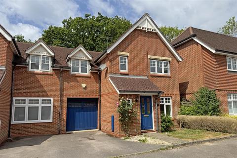 3 bedroom semi-detached house for sale, Wormley *NO ONWARD CHAIN*