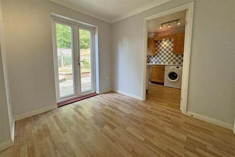 3 bedroom semi-detached house for sale, Wormley *NO ONWARD CHAIN*