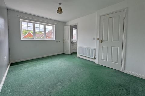 3 bedroom semi-detached house for sale, Wormley *NO ONWARD CHAIN*