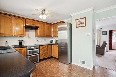3 bedroom property for sale, Jenkins Close, St Neots PE19