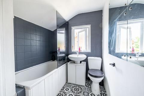 5 West Street, Crawley, RH11 8AN