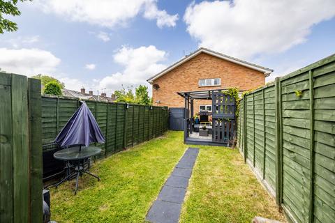 5 West Street, Crawley, RH11 8AN