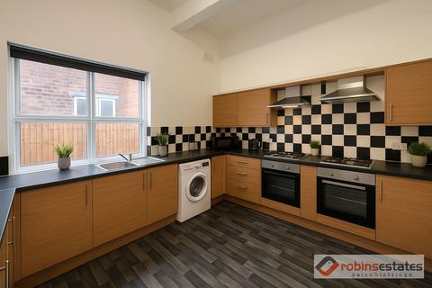 6 bedroom flat to rent, Burns Street, Nottingham, NG7 4DS