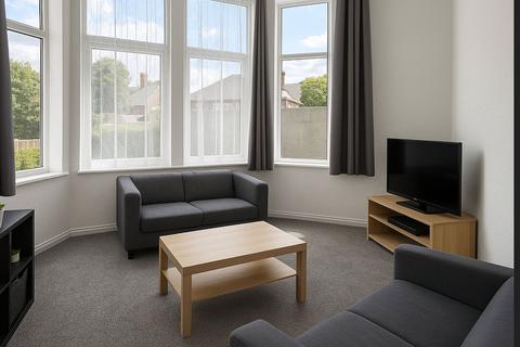 6 bedroom flat to rent, Burns Street, Nottingham, NG7 4DS