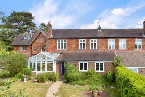 3 bedroom semi-detached house for sale, Hogscross Lane, Chipstead CR5