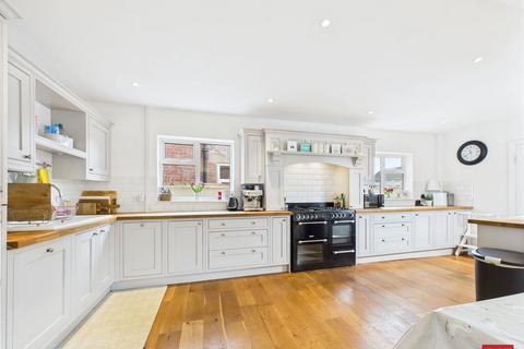 9 Kingsholm Square, Gloucester, GL1 2QJ