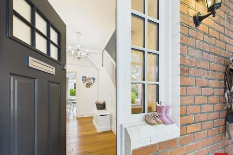 9 Kingsholm Square, Gloucester, GL1 2QJ