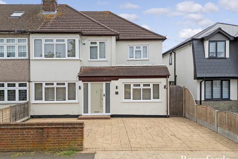 70 Cranham Gardens, Upminster, RM14 1JQ