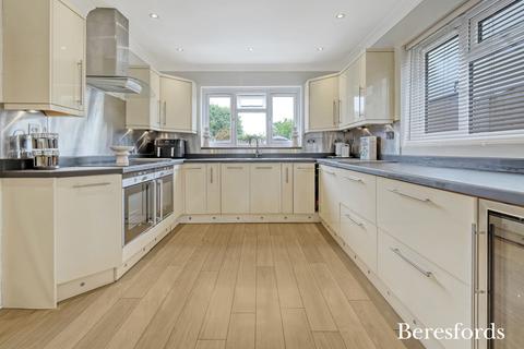70 Cranham Gardens, Upminster, RM14 1JQ