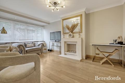 70 Cranham Gardens, Upminster, RM14 1JQ