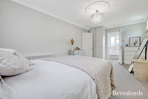 70 Cranham Gardens, Upminster, RM14 1JQ