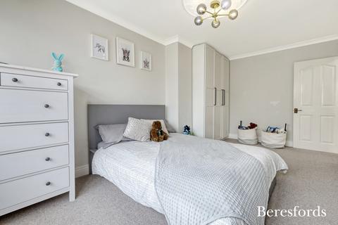70 Cranham Gardens, Upminster, RM14 1JQ
