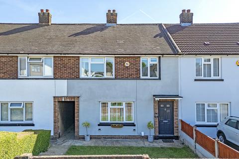 3 bedroom terraced house for sale, Ravensbourne Crescent, Romford, RM3