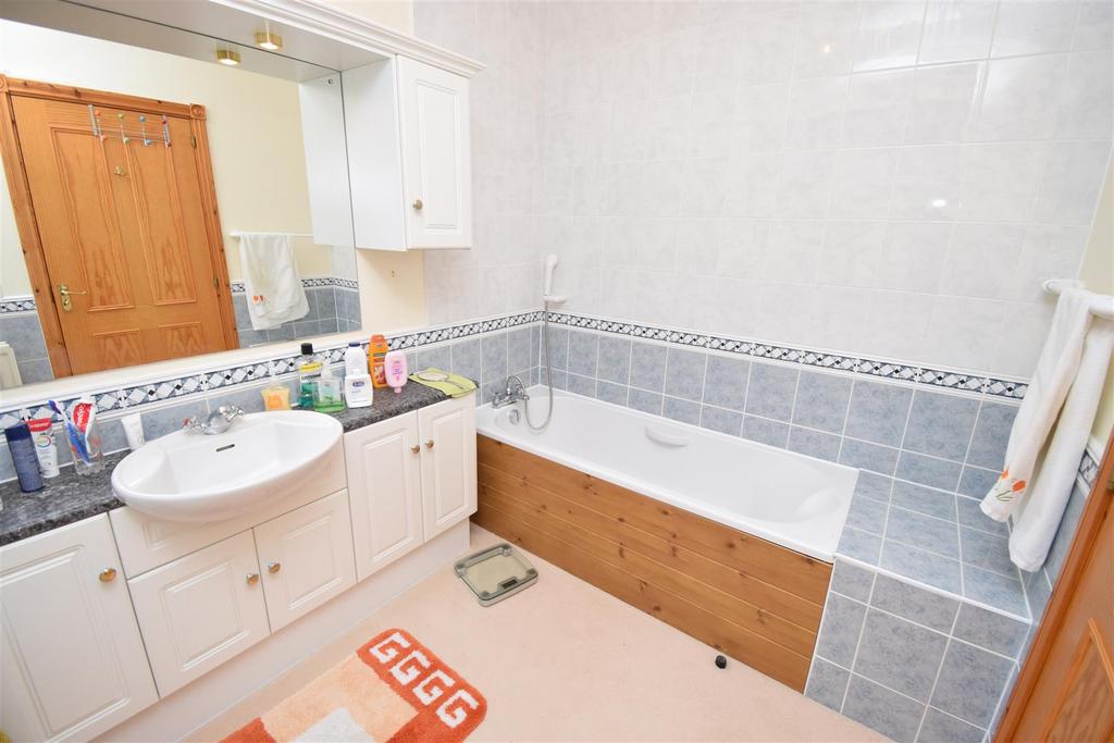 En suite bathroom.jpg