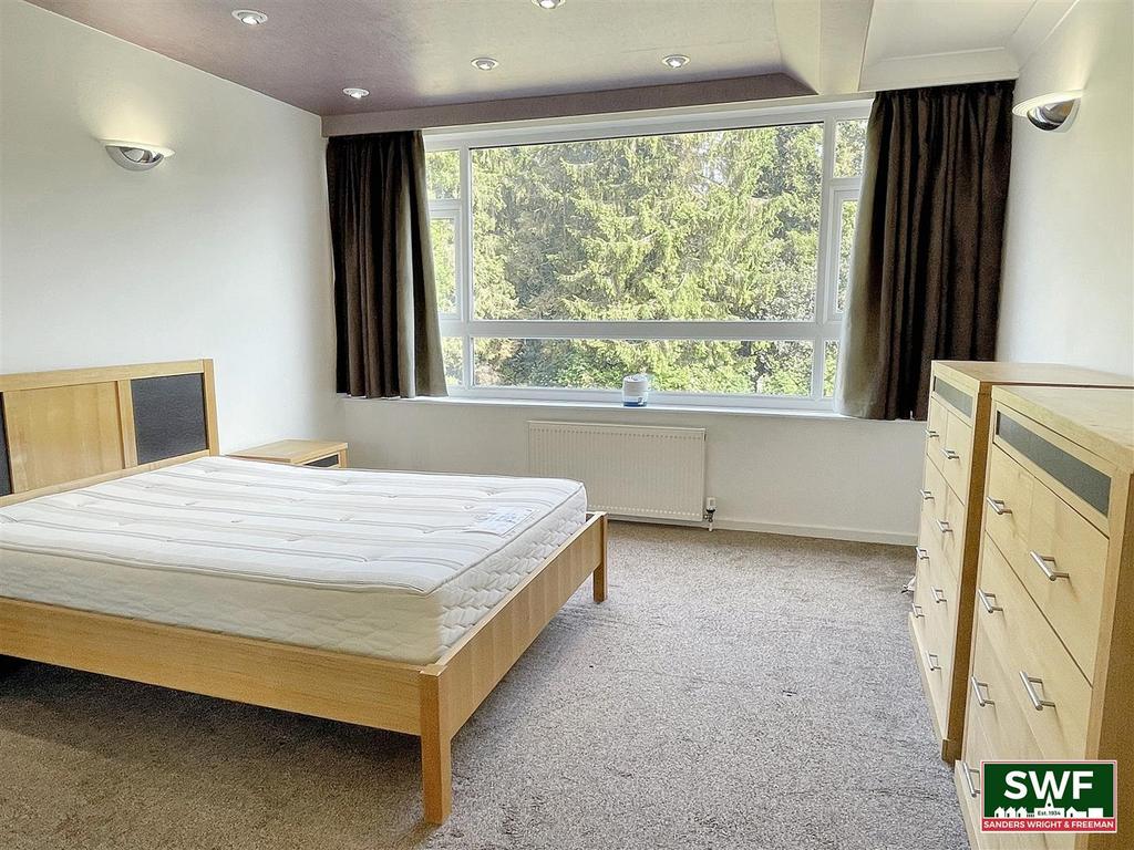 Bed1 (21).jpg