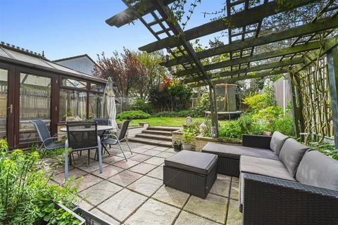 4 bedroom detached house for sale, Skelton Close, Lawford