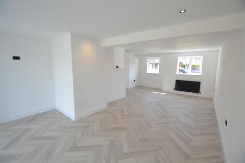 4 bedroom detached house for sale, The Mallards, Leominster