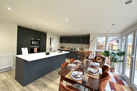 5 bedroom detached house for sale, Plot 703, The Chesterfield at Davidsons at Lubenham View, Davidsons at Lubenham View, Harvest Road, Off Lubenham Hill LE16