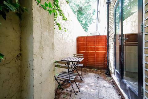 undefined, Woodside Gardens, London, N17