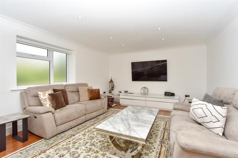 5 bedroom chalet for sale, Robin Hood Lane, Walderslade, Chatham, Kent