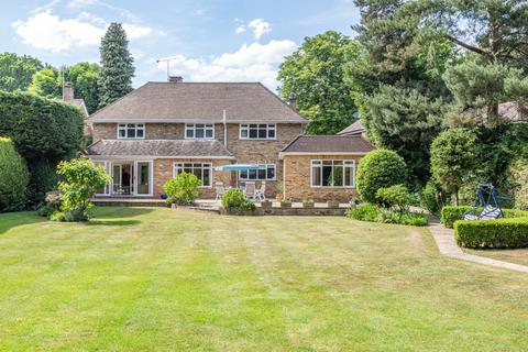 Woodlands Road, West Byfleet, Surrey, KT14