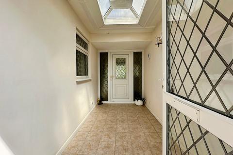 3 bedroom detached bungalow for sale, Walton Close, Kirby Muxloe, LE9