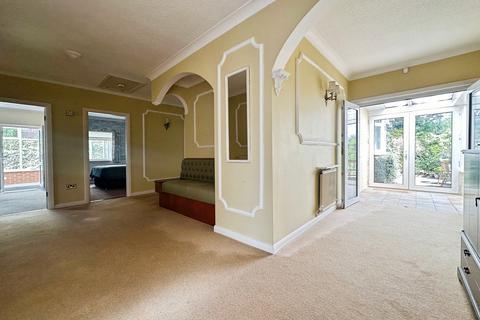 3 bedroom detached bungalow for sale, Walton Close, Kirby Muxloe, LE9