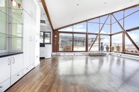 3 bedroom flat to rent, Triangle Court, Three Oak Lane, Shad Thames, SE1