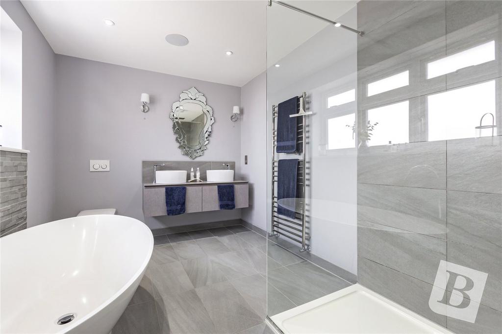 Master En-Suite