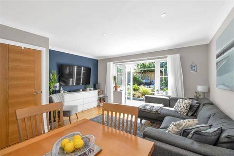 5 Heron Close, Wheathampstead, St Albans, AL4 8JZ