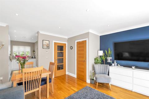 5 Heron Close, Wheathampstead, St Albans, AL4 8JZ