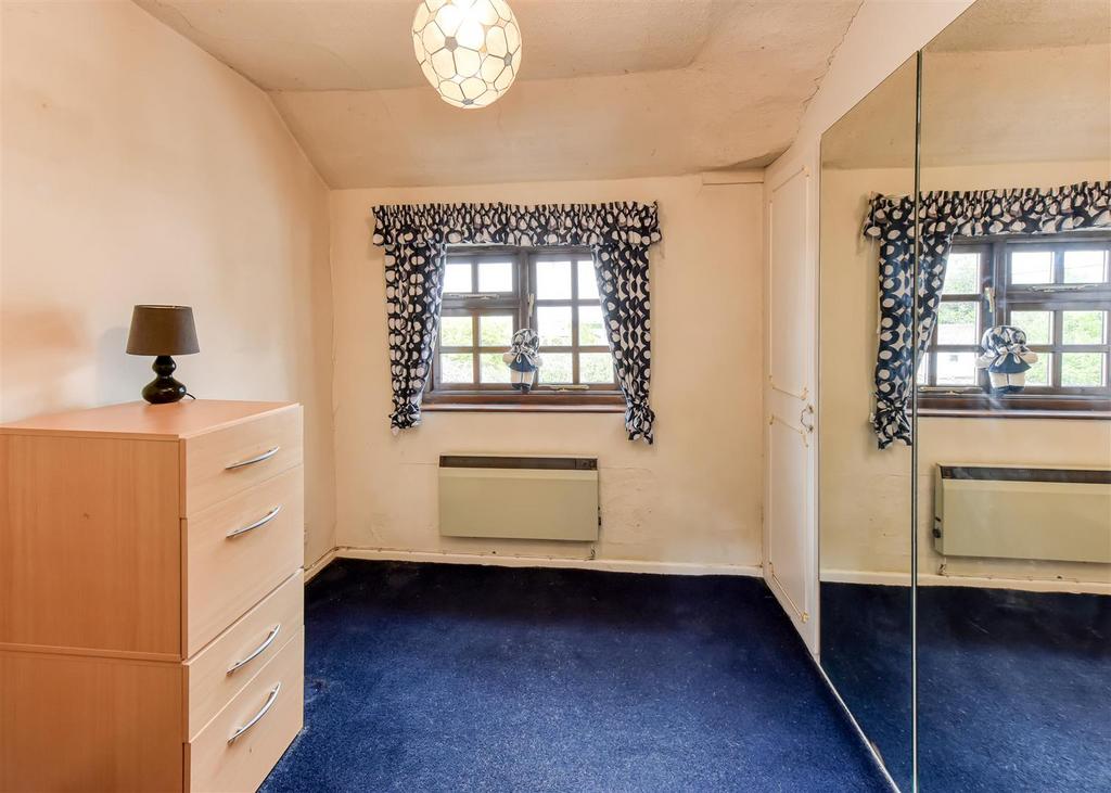 Whiston Cottage-bed3.jpg