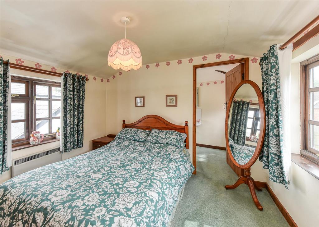 Whiston Cottage-bed1a.jpg
