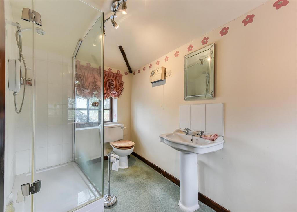 Whiston Cottage-bed1 ensuite.jpg