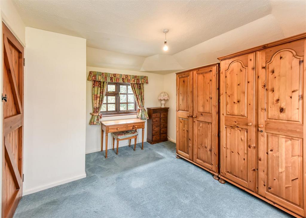 Whiston Cottage-bed2.jpg