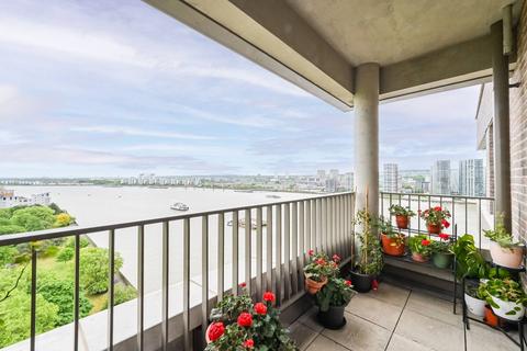 1 bedroom flat for sale, Pier Road, Docklands, London, E16