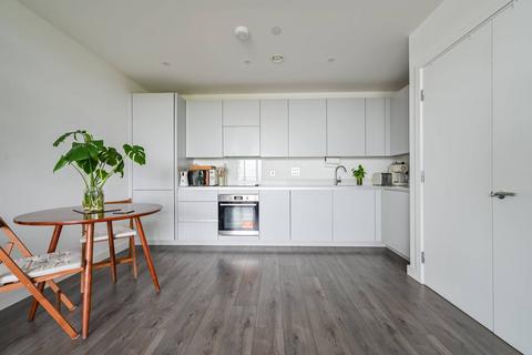 1 bedroom flat for sale, Pier Road, Docklands, London, E16