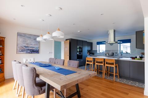 1 Tewedh Place, Rock, Wadebridge, PL27 6FY
