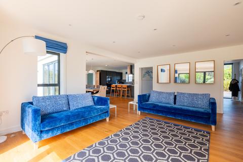 1 Tewedh Place, Rock, Wadebridge, PL27 6FY