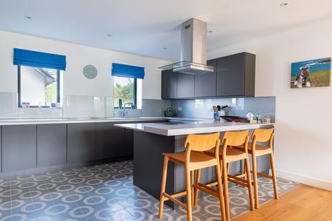 1 Tewedh Place, Rock, Wadebridge, PL27 6FY