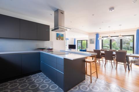 1 Tewedh Place, Rock, Wadebridge, PL27 6FY