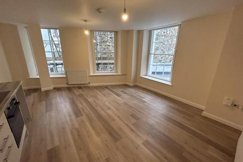 1 bedroom flat to rent, 22-23 High St, Barnstaple, EX31 1BG