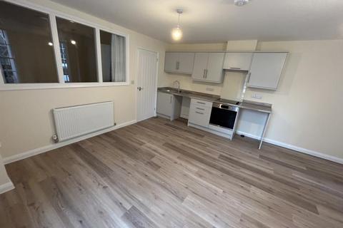 1 bedroom flat to rent, 22-23 High St, Barnstaple, EX31 1BG
