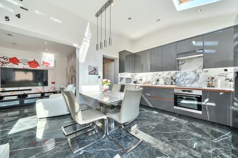 3 bedroom end of terrace house for sale, High Street, St. Mary Cray, Orpington