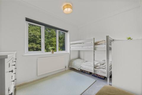 16 Forest Close, Chislehurst, BR7 5QS