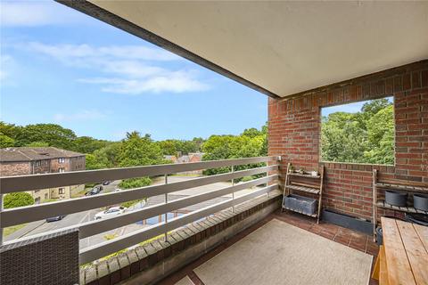 16 Forest Close, Chislehurst, BR7 5QS