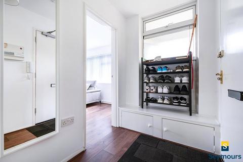 1 bedroom flat for sale, Boxgrove Avenue, Surrey GU1