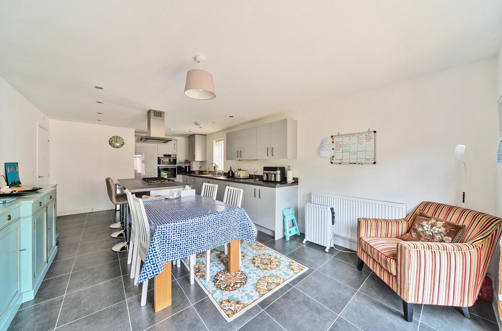 1295482-16-682dcf...